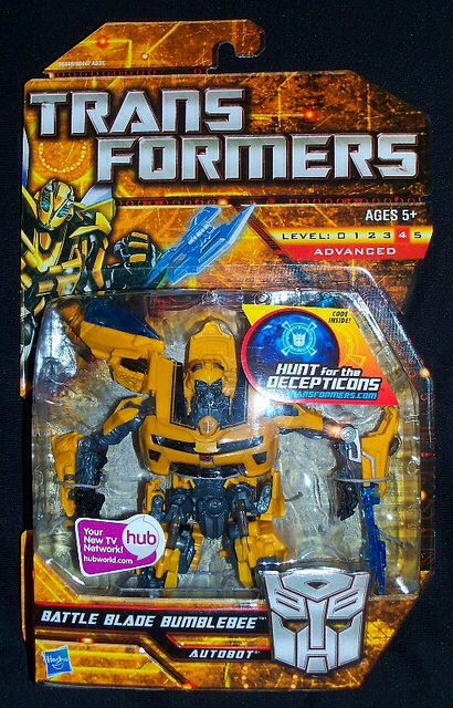 Battle Blade Bumblebee - Hasbro (Transformers: Hunt for The Decepticons) action figure collectible [Barcode 653569493006] - Main Image 1