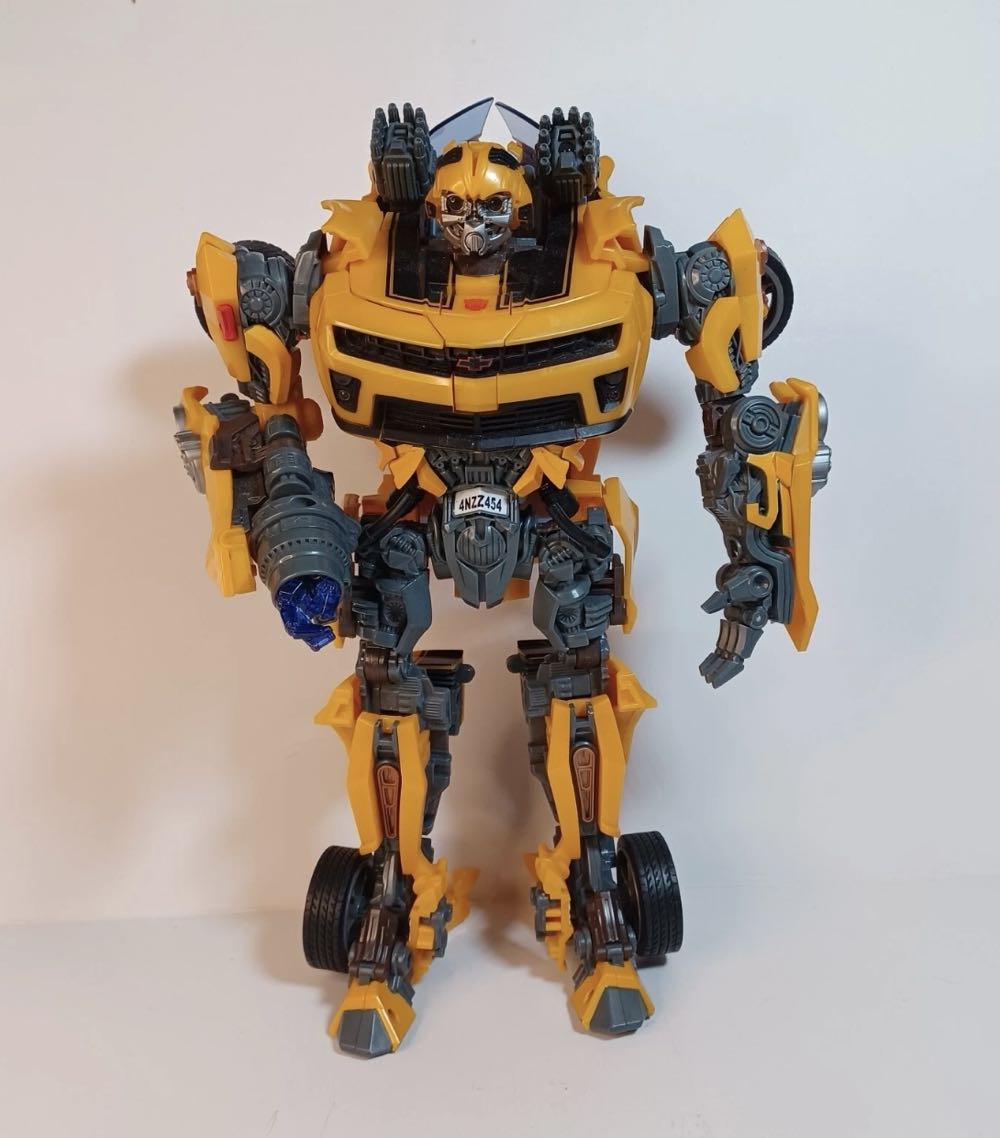 Transformers HFTD : Bumblebee - Hasbro (Hunt For The Decepticons) action figure collectible [Barcode 653569493228] - Main Image 3