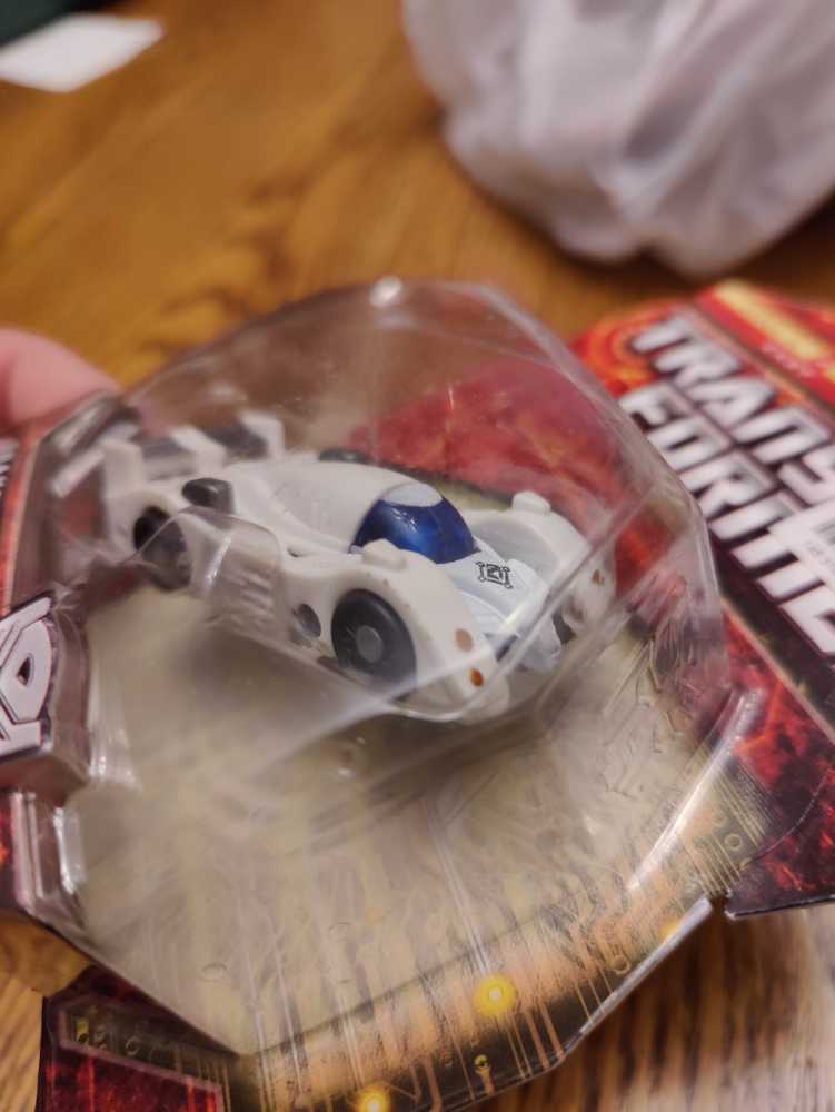 Brake-neck legends class - Hasbro (Transformers) action figure collectible [Barcode 653569506096] - Main Image 3