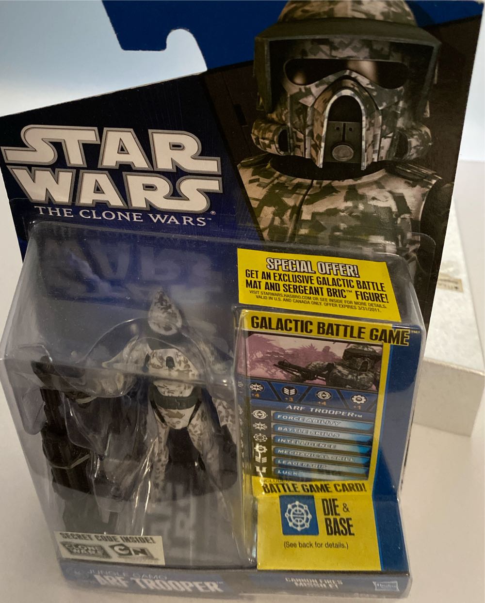 Jungle Camo Art Trooper - Hasbro (The Clone Wars - Galatic Battle Game) action figure collectible [Barcode 653569514305] - Main Image 3