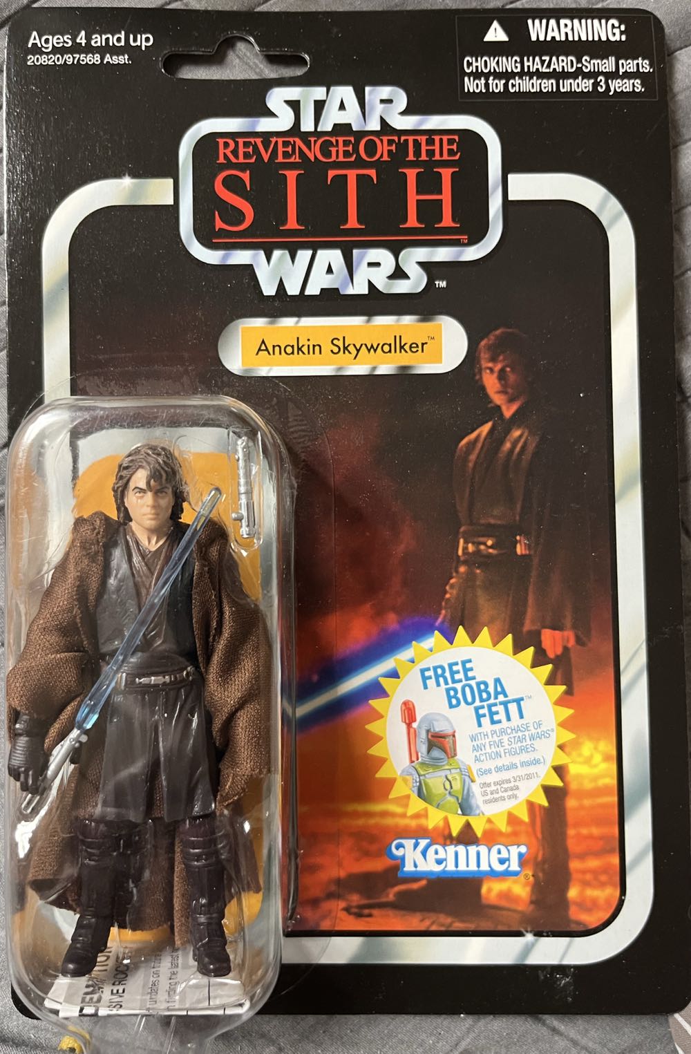 Darth Vader (Anakin) - Hasbro (Revenge Of The Sith) action figure collectible [Barcode 653569516064] - Main Image 3