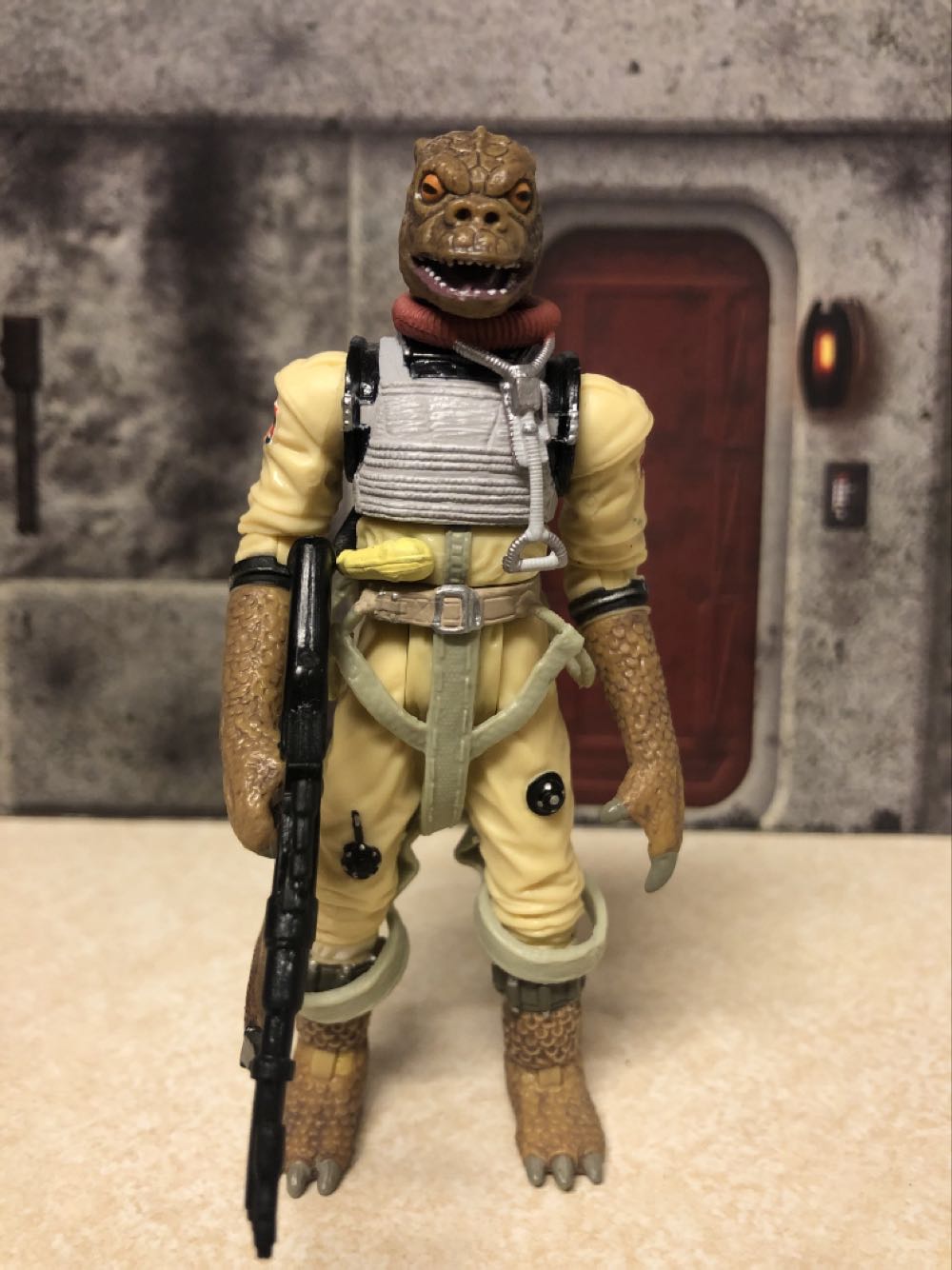 Bossk - Hasbro (Star Wars Episode V: The Empire Strikes Back) action figure collectible [Barcode 653569516804] - Main Image 3