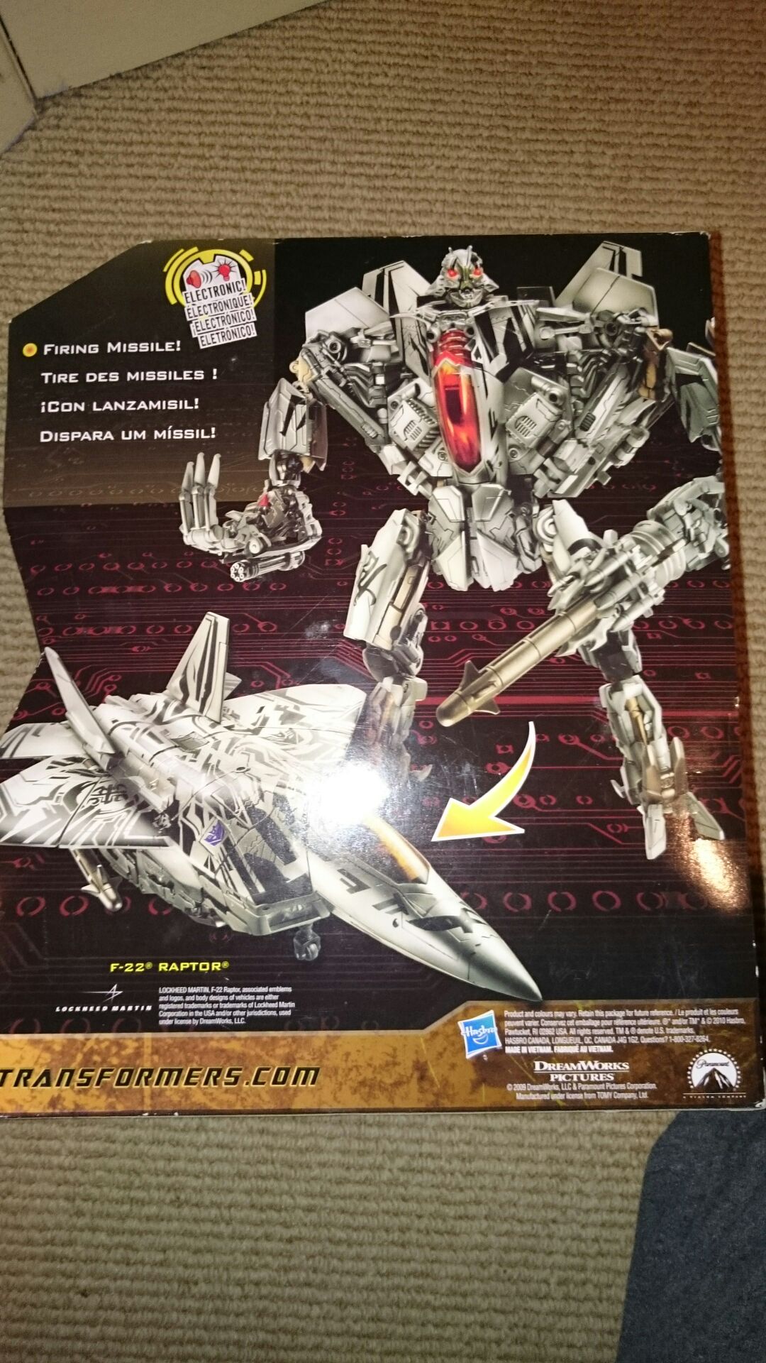 starscream - hunt for decepticon - Hasbro action figure collectible [Barcode 653569563280] - Main Image 2