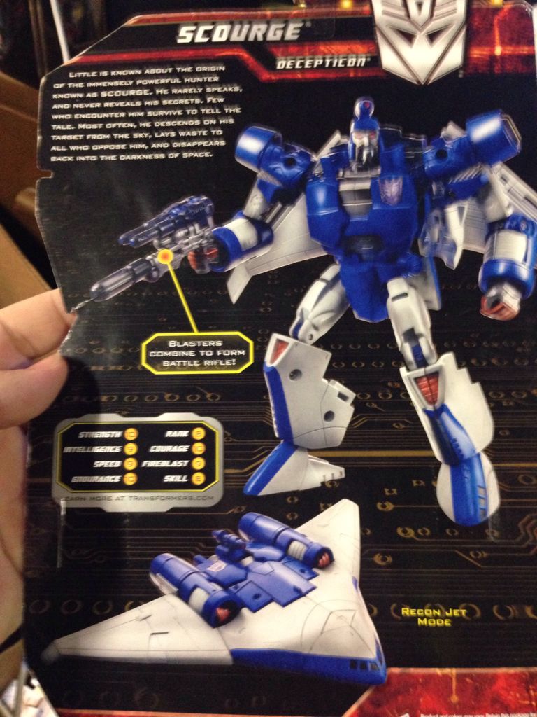 Scourge - Hasbro (Generations) action figure collectible [Barcode 653569565840] - Main Image 1