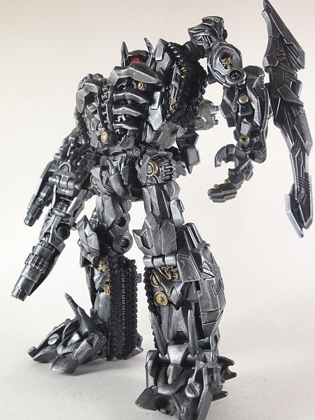 Dark Of The Moon Shockwave - Hasbro (Transformers Voyager Class) action figure collectible [Barcode 653569591429] - Main Image 2