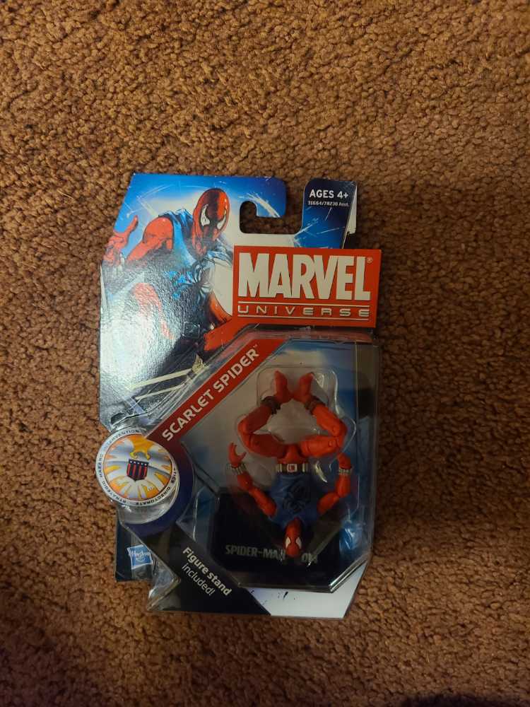 Scarlet Spider (Variant) - Hasbro (Marvel Universe) action figure collectible [Barcode 653569598954] - Main Image 3