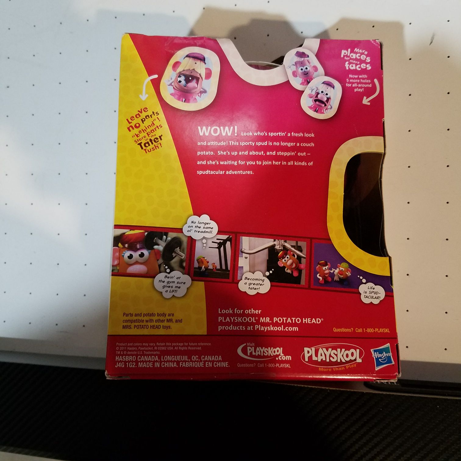 Mrs Potato Head 60th - Playskool/Hasbro action figure collectible [Barcode 653569617464] - Main Image 2