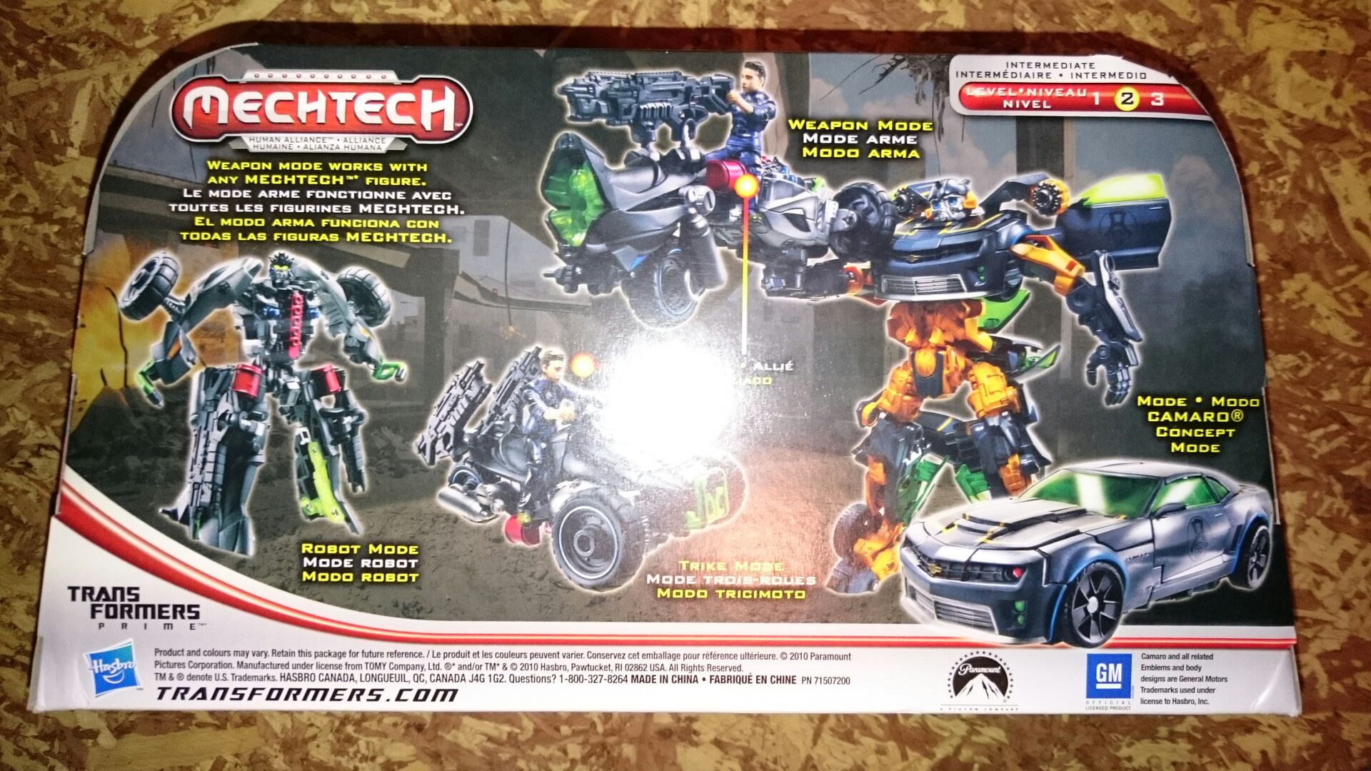 bumblebee and backfire  action figure collectible [Barcode 653569648253] - Main Image 2