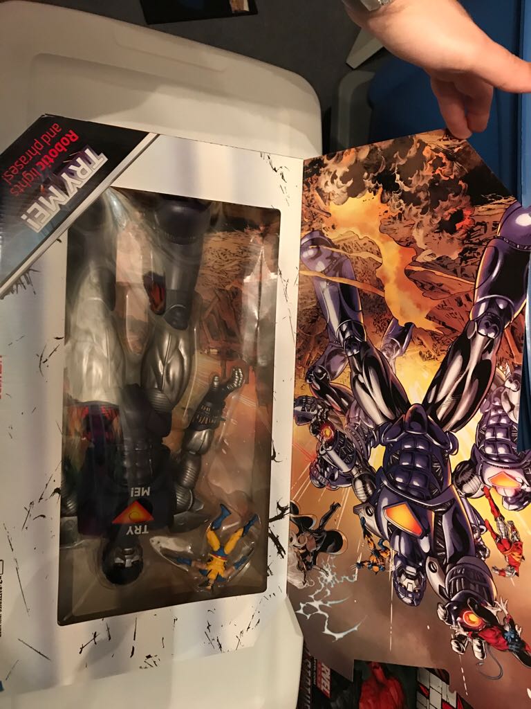 Marvel Universe Sentinel W/ Robotic Lights - Hasbro (Marvel Universe) action figure collectible [Barcode 653569649618] - Main Image 2