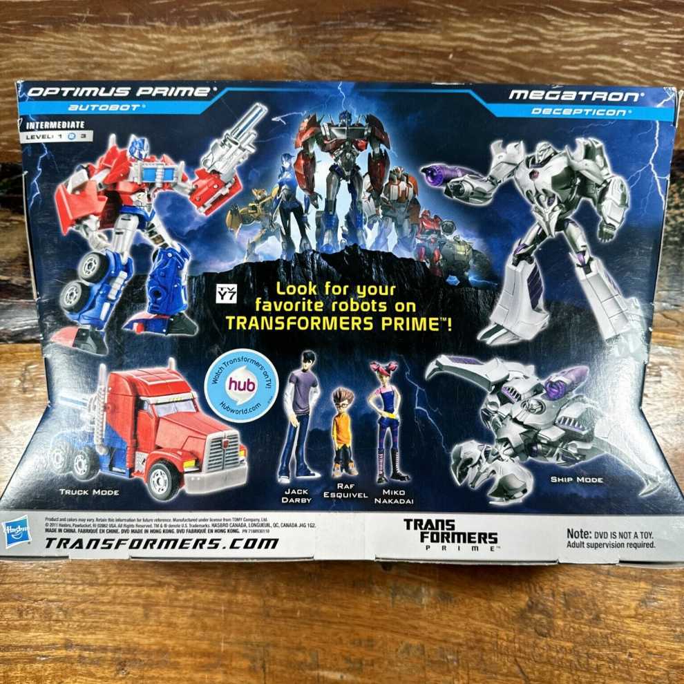 Blu-ray/DVD Transformers-Prime: 1st Edition Series Optimus Prime vs Megatron Toy Set And DVD - Hasbro (Prime) action figure collectible [Barcode 653569675426] - Main Image 2
