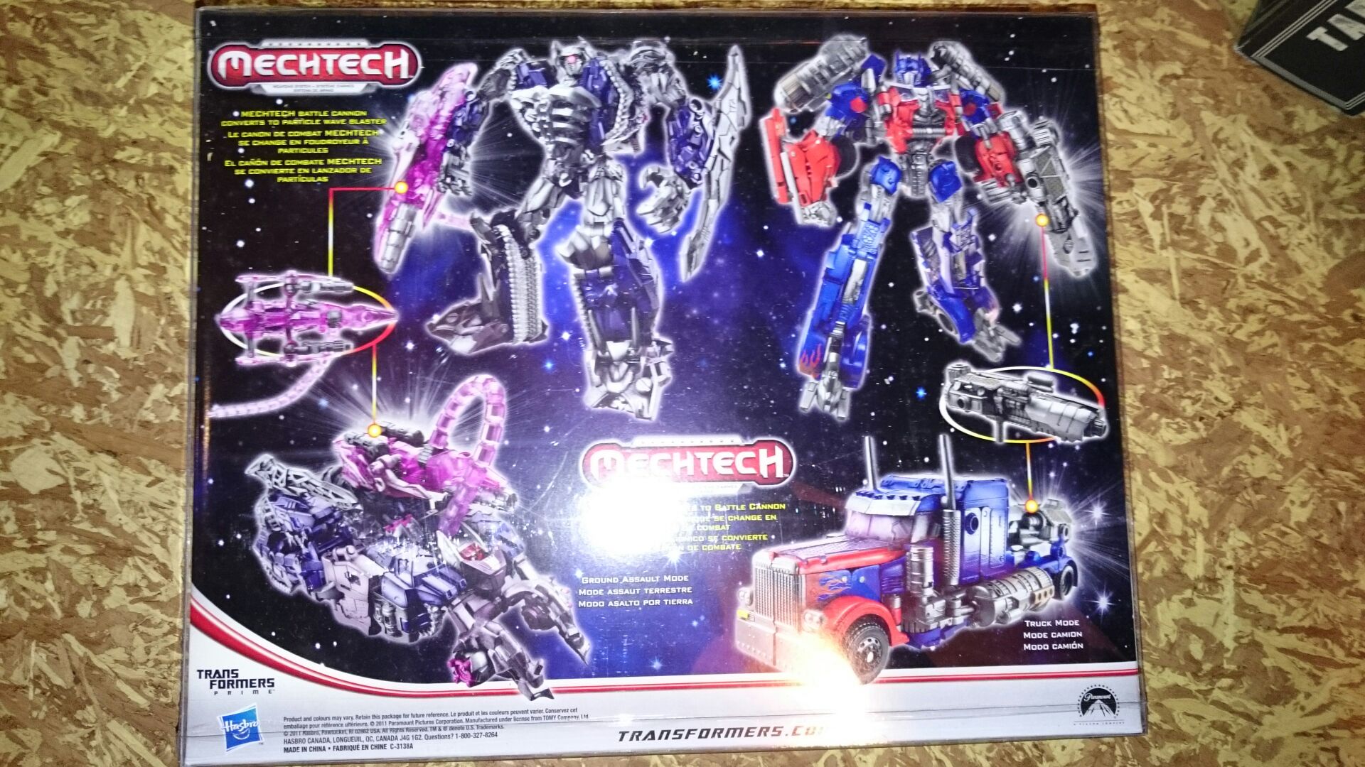 Optimus Prime and Shockwave  (Transformers DOTM) action figure collectible [Barcode 653569686279] - Main Image 2