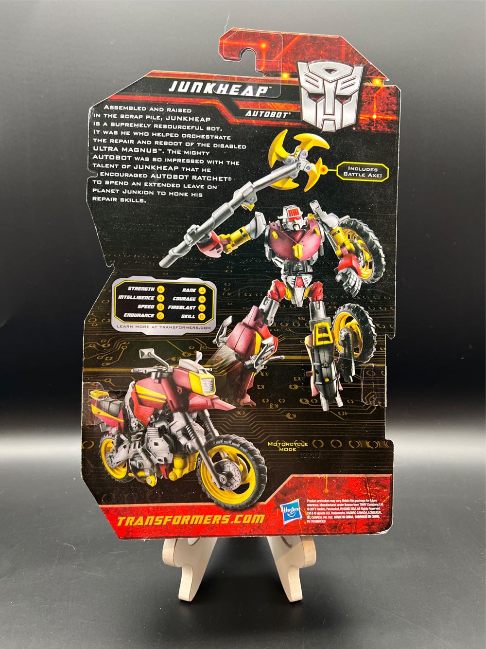 Junkheap - Hasbro (Transformers Generations) action figure collectible [Barcode 653569695547] - Main Image 2