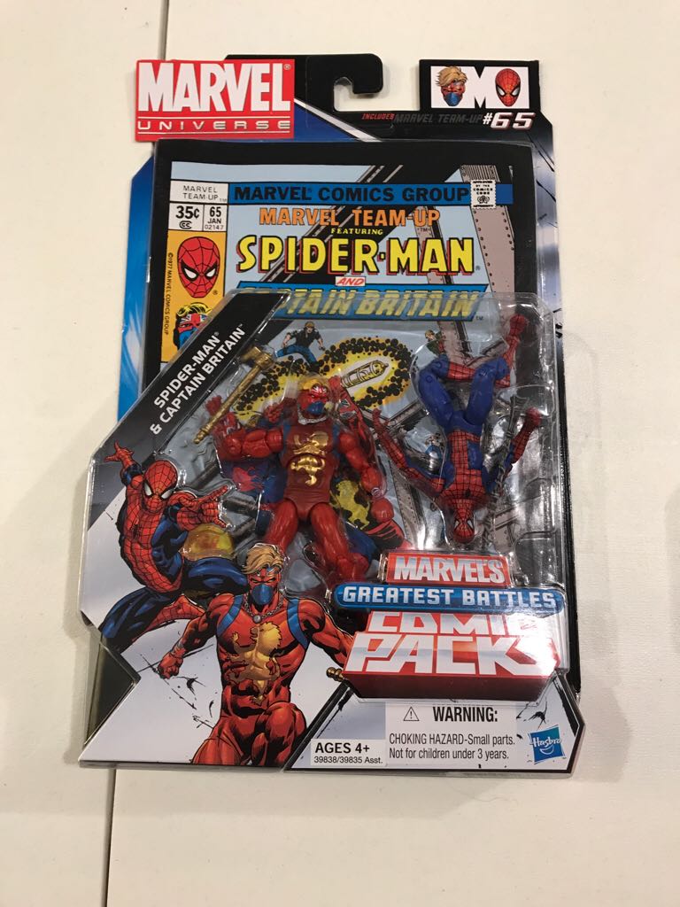 Spider-Man / Captain Britain - Hasbro (Marvel Universe - Fury Files) action figure collectible [Barcode 653569718154] - Main Image 1