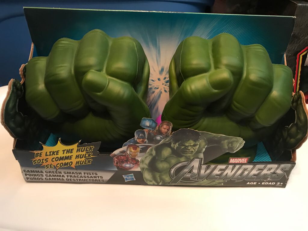 Avengers Movie Hulk Gamma Green Smash Fists  action figure collectible [Barcode 653569721970] - Main Image 1