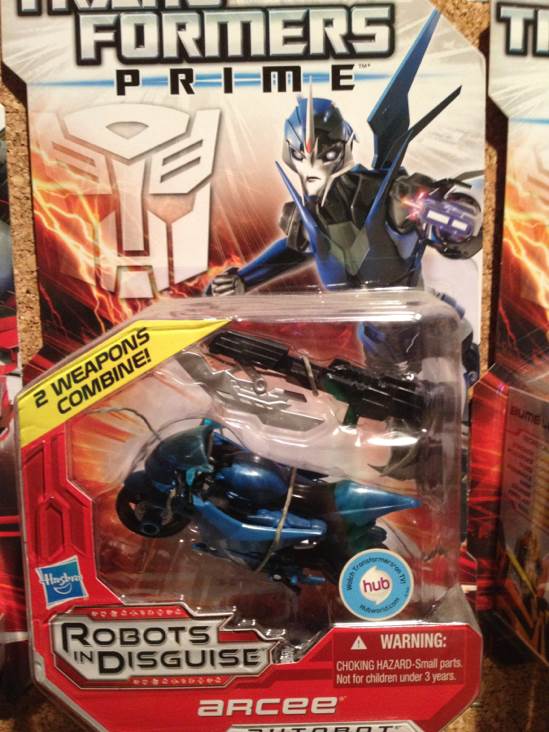 Arcee - Hasbro (Transformers: Prime) action figure collectible [Barcode 653569722359] - Main Image 1