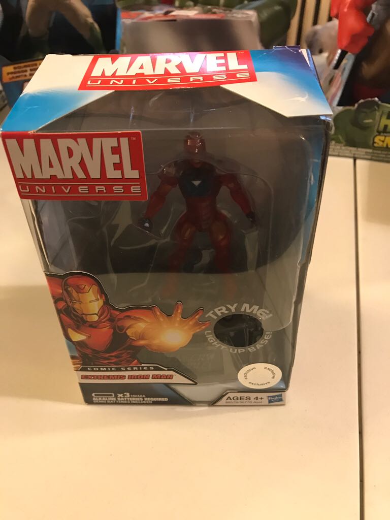 Marvel Universe - 3.75 Comic Book Series - Iron Man  action figure collectible [Barcode 653569729099] - Main Image 2