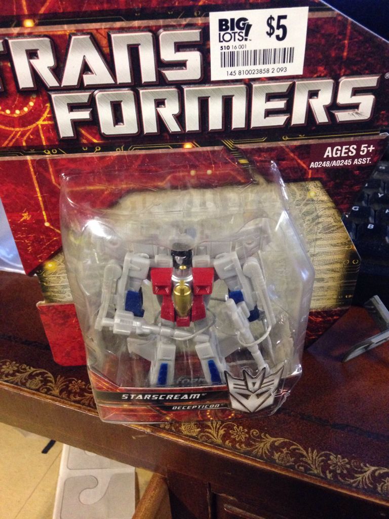 Starscream - Hasbro (Legion Class) action figure collectible [Barcode 653569747307] - Main Image 1