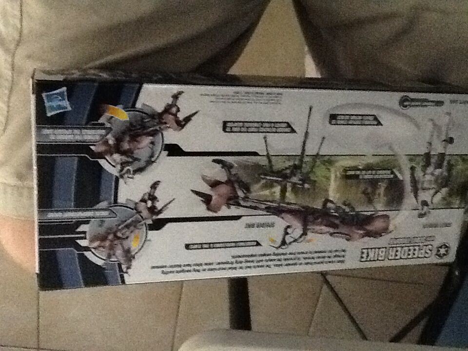 Speeder Bike with Scout (Toys-R-Us Exclusive) - Hasbro (Star Wars Return Of The Jedi) action figure collectible [Barcode 653569758549] - Main Image 2