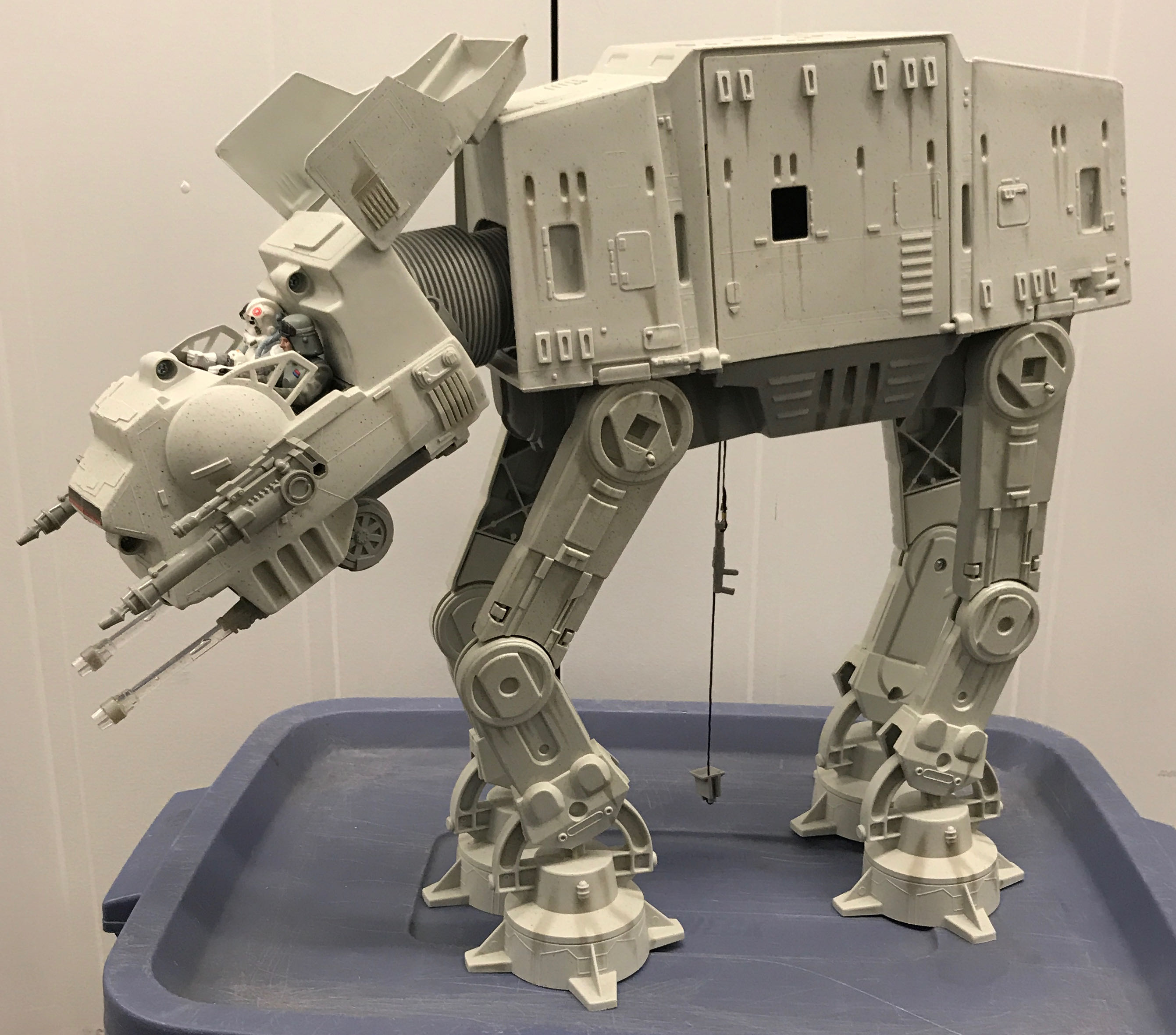 AT-AT (Imperial All Terrain Armored Transport) Vehicle - Kenner (Start Wars Episode VI Return Of The Jedi) action figure collectible [Barcode 653569766339] - Main Image 3