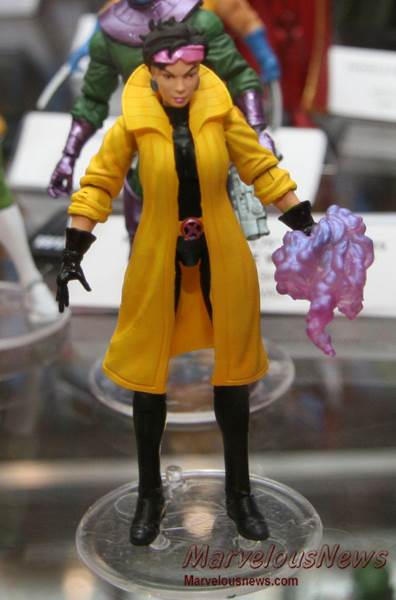 Jubilee - Hasbro (Marvel Universe) action figure collectible [Barcode 653569767657] - Main Image 2