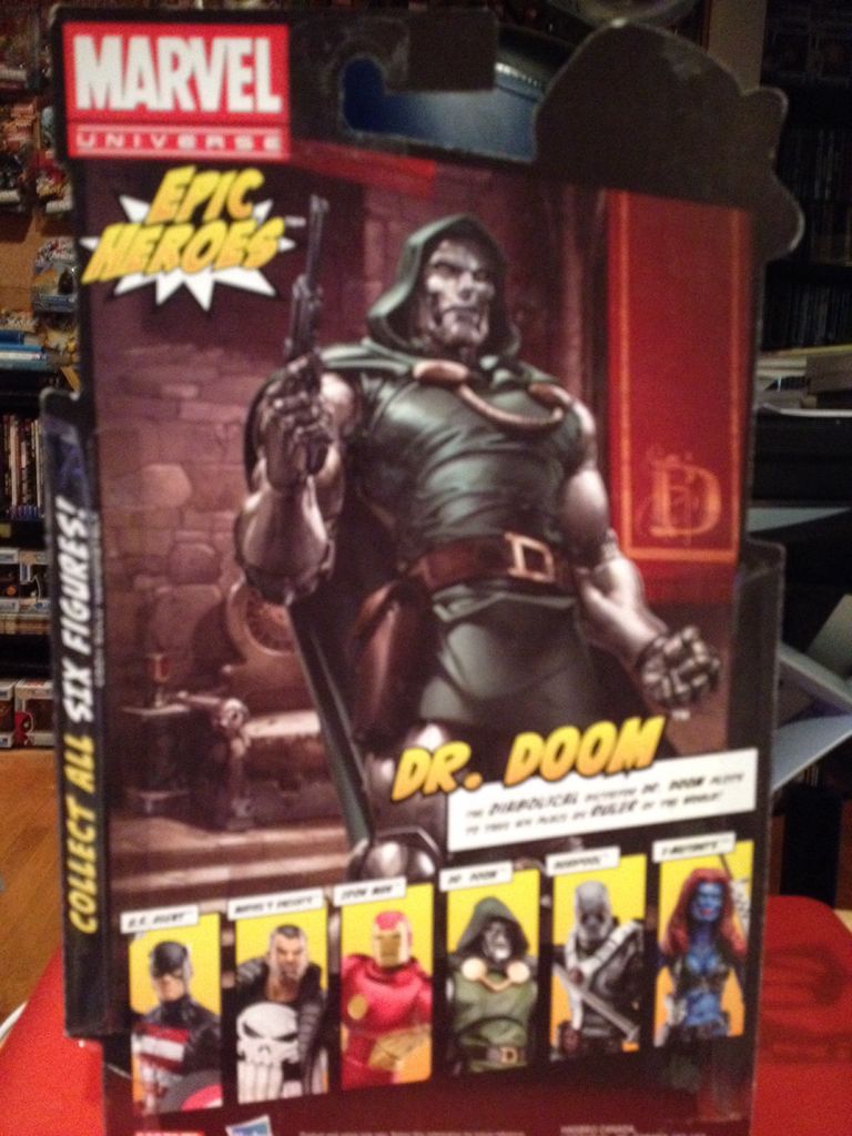 Marvel Legends Hasbro Series Dr. Doom - Toy Biz (Marvel Legends) action figure collectible [Barcode 653569775904] - Main Image 2