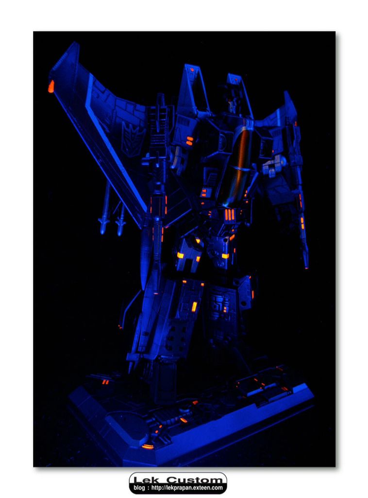 Thundercracker (Toys R Us MP) - Hasbro (Masterpiece) action figure collectible [Barcode 653569776611] - Main Image 2