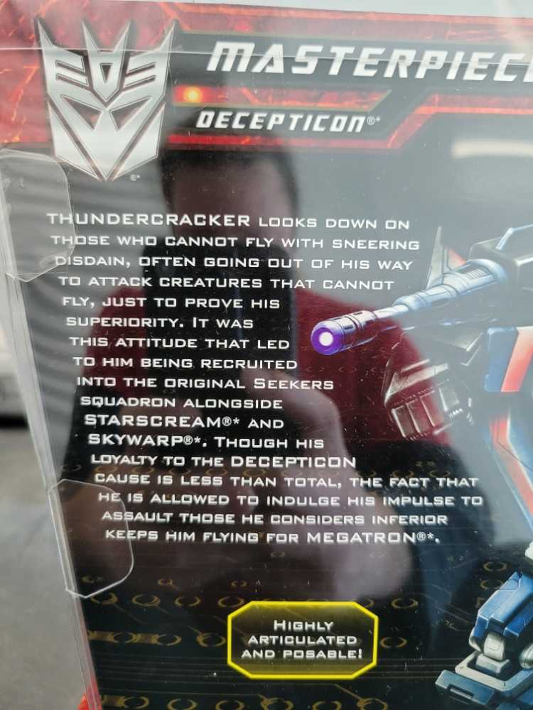 Thundercracker (Toys R Us MP) - Hasbro (Masterpiece) action figure collectible [Barcode 653569776611] - Main Image 4