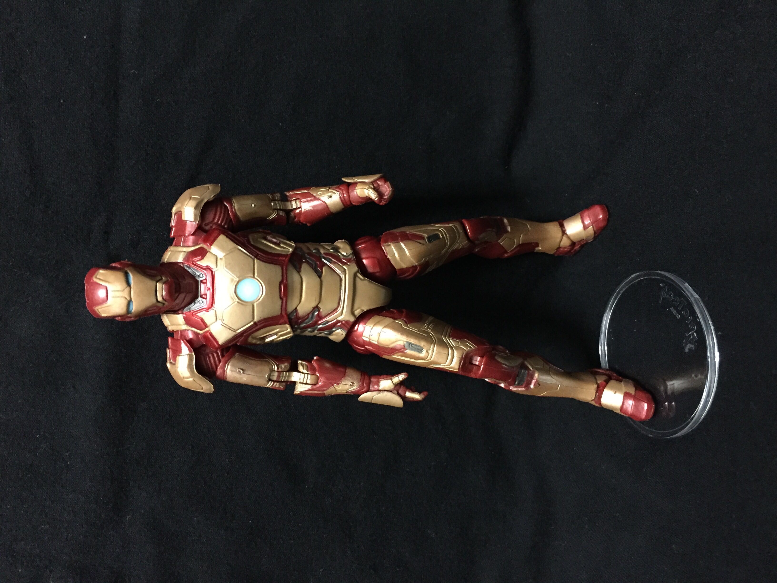 Iron Man (Mark 42) - Hasbro (Iron Man 3) action figure collectible [Barcode 653569849568] - Main Image 3