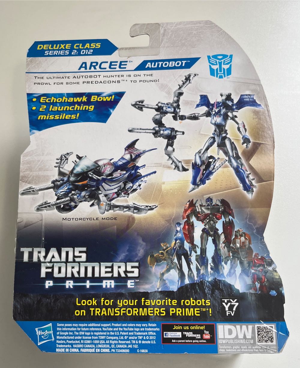 Arcee - Hasbro (Transformers: Prime) action figure collectible [Barcode 653569858201] - Main Image 2