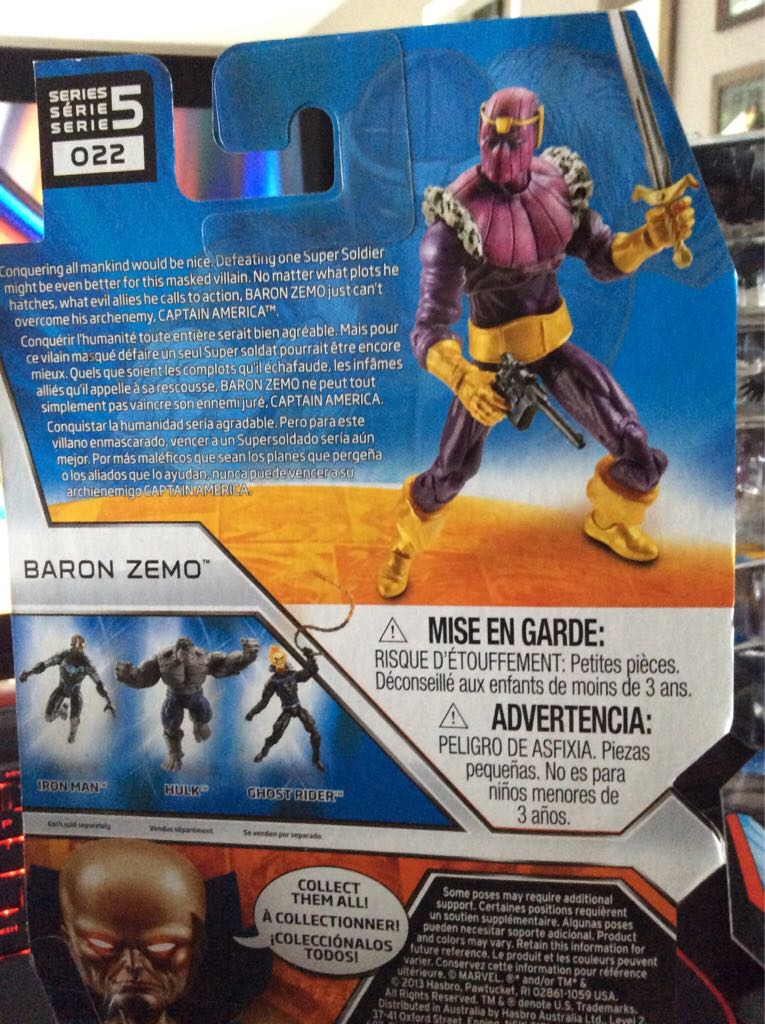 Baron Zemo - Hasbro (Marvel Universe) action figure collectible [Barcode 653569889205] - Main Image 2