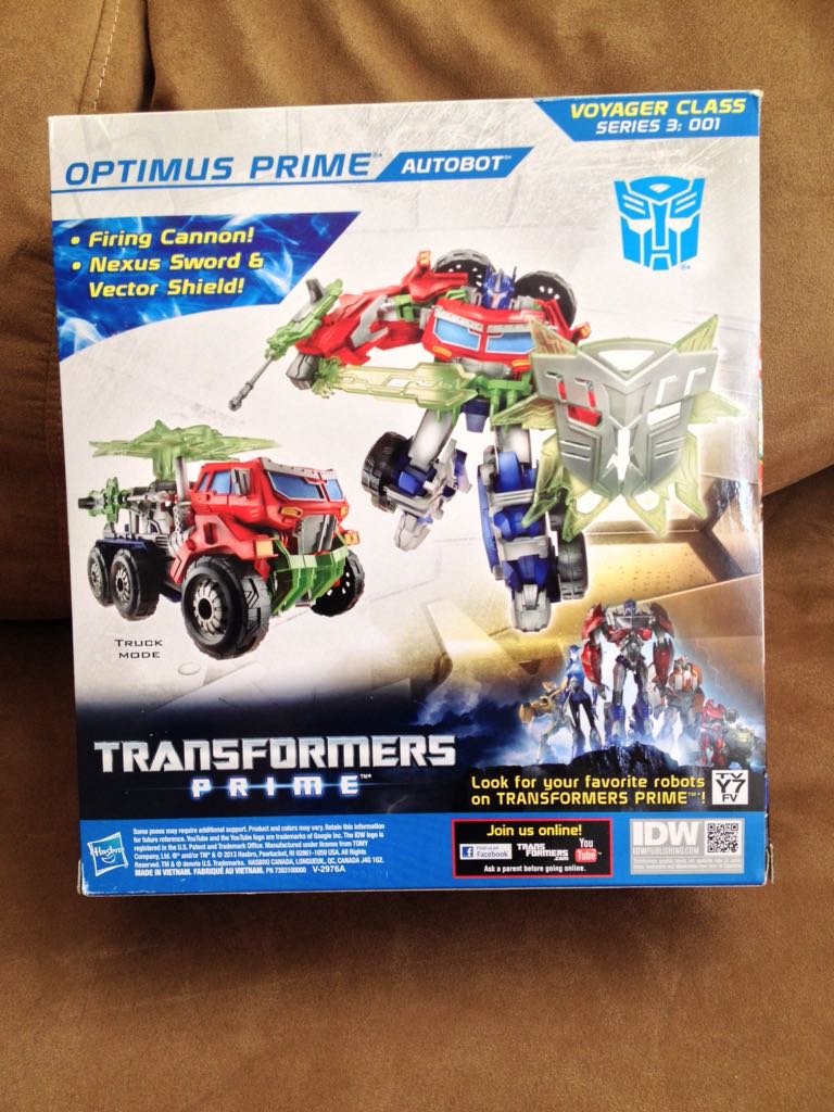 Optimus Prime - Hasbro (Transformers: Prime) action figure collectible [Barcode 653569905493] - Main Image 2