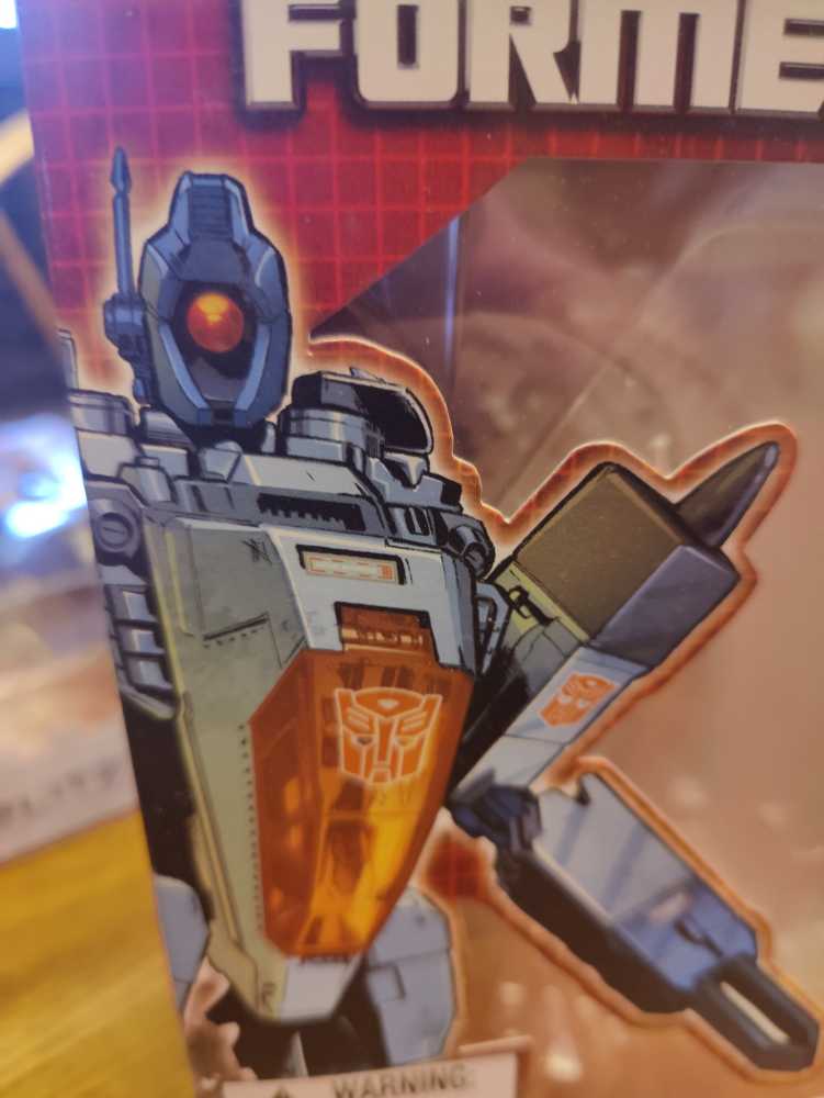 Transformers Thrilling 30 Whirl - Hasbro (Voyager Class) action figure collectible [Barcode 653569923879] - Main Image 3