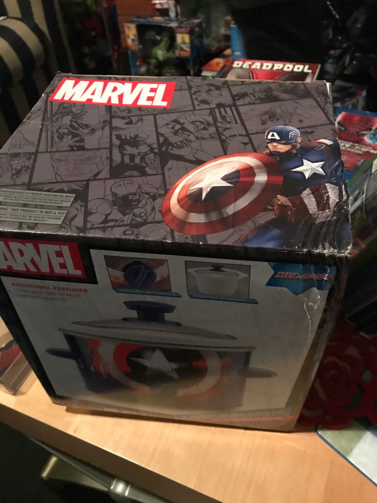 Marvel Captain America Crockpot  action figure collectible [Barcode 655772015778] - Main Image 2