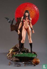 Vampirella (CM0013) - Moore Action Collectibles (Vampirella) action figure collectible [Barcode 661470000138] - Main Image 3