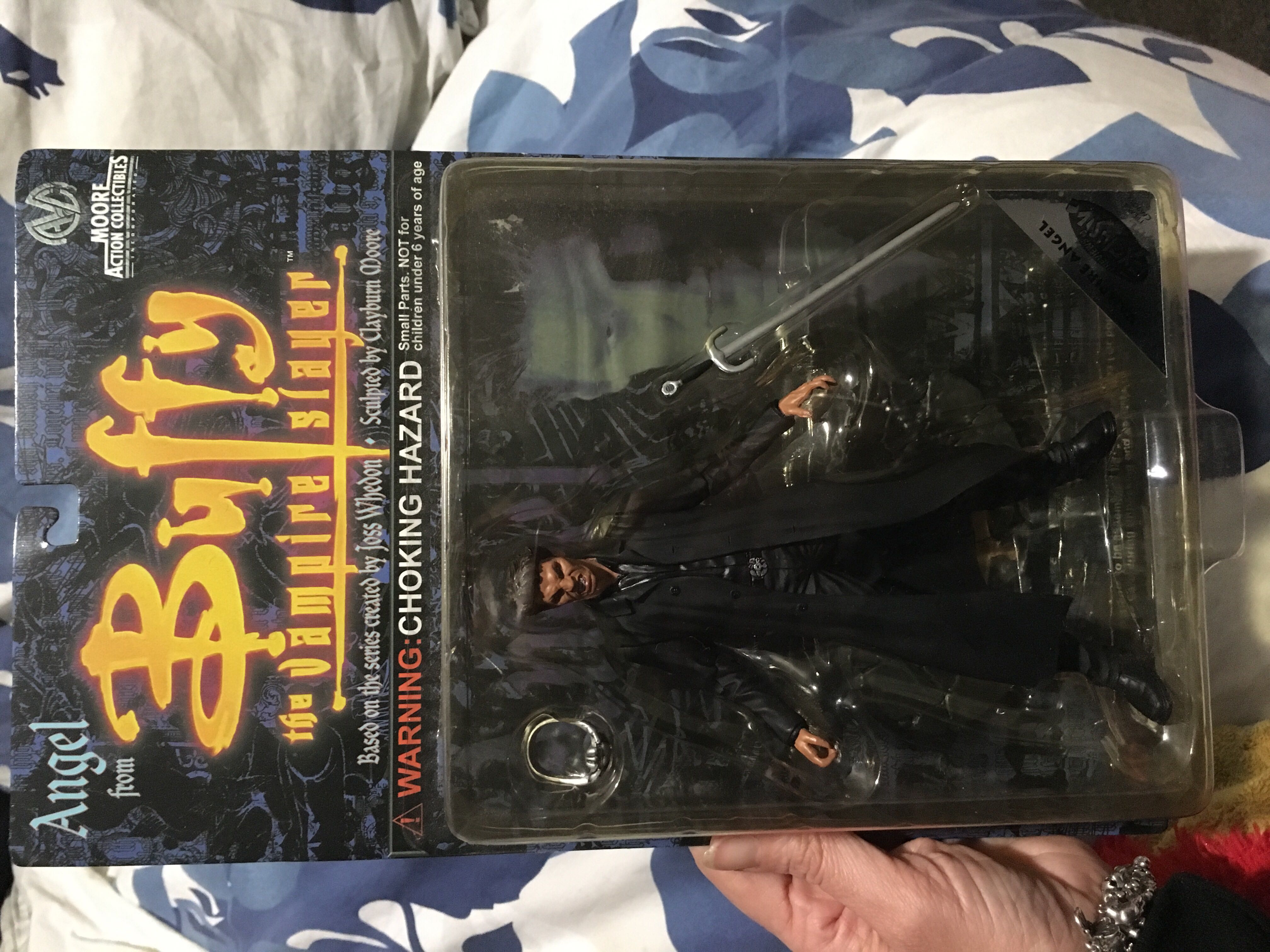 Angel (Vampire) - Moore Action Collectables (Buffy) (Buffy The Vampire Slayer) action figure collectible [Barcode 661470090191] - Main Image 3