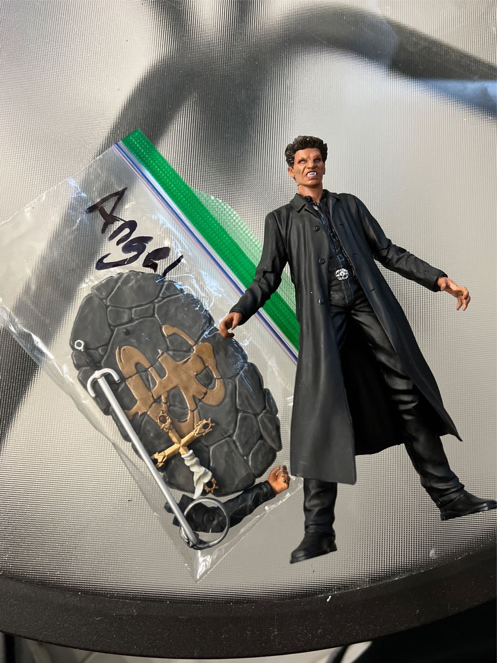 Angel (Vampire) - Moore Action Collectables (Buffy) (Buffy The Vampire Slayer) action figure collectible [Barcode 661470090191] - Main Image 4