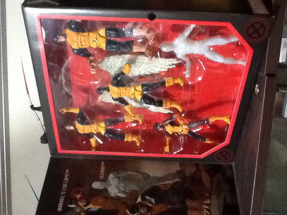 Angel - Hasbro (Marvel Legends) action figure collectible [Barcode 6615769980803] - Main Image 2