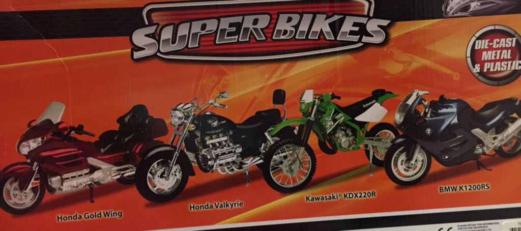 Sixth Scale: Honda Valkyrie - Die-Cast metal & Plastic - Motor Max (Super Bikers) action figure collectible [Barcode 661732762521] - Main Image 2
