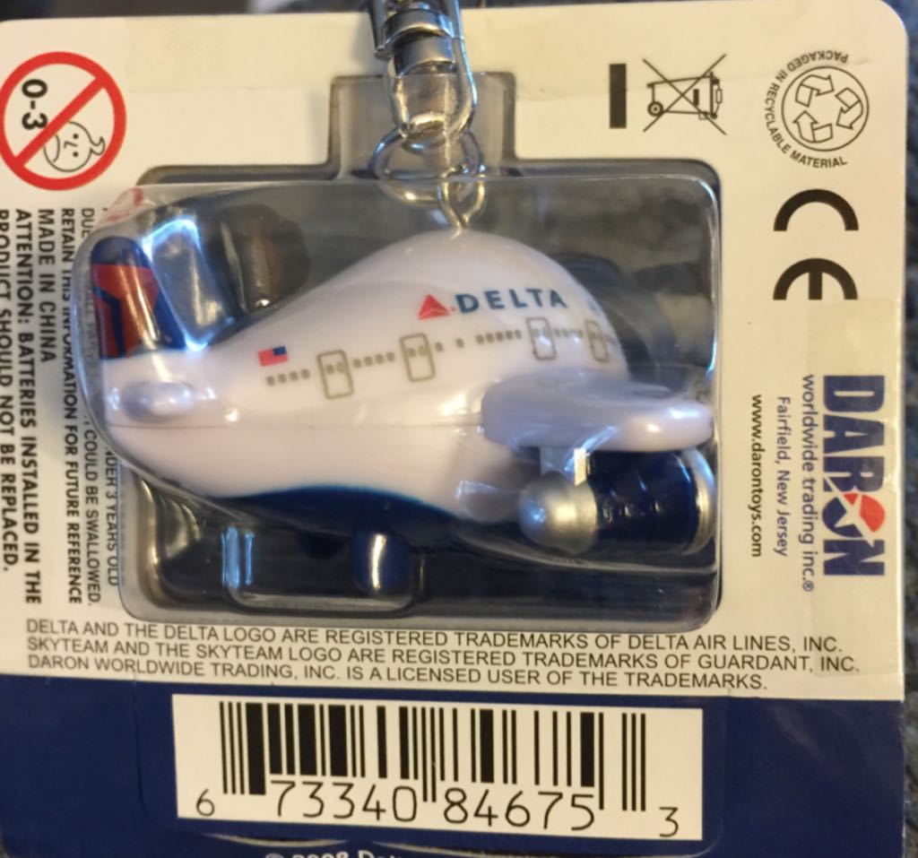 Keychains - Daron Worldwide Trading, INC (Delta Airlines) action figure collectible [Barcode 673340846753] - Main Image 2