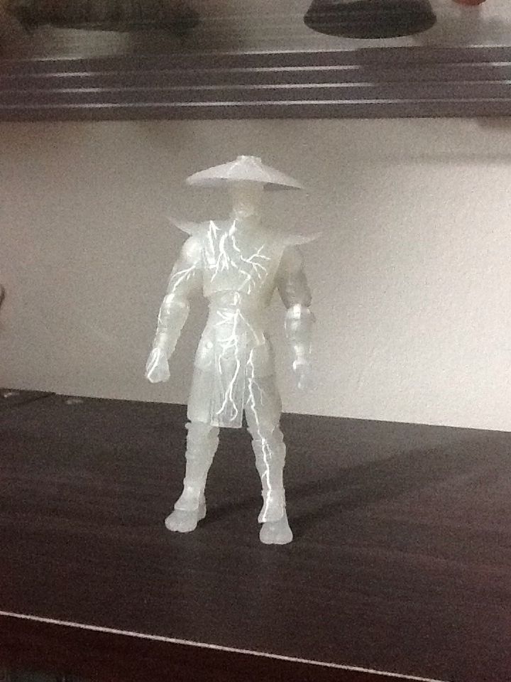 Toys R Us Exclusive Mortal Kombat Raiden  (Mortal Kombat) action figure collectible [Barcode 681326132400] - Main Image 2