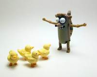 Regular Show- Rigby With Baby Ducks - Jazwares Inc. (TV and Movies) action figure collectible [Barcode 681326921325] - Main Image 2