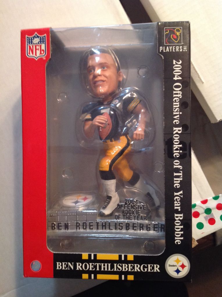 Ben Roethlisberger - Players Inc (2004 Rookie Of The Year) action figure collectible [Barcode 681329194092] - Main Image 1