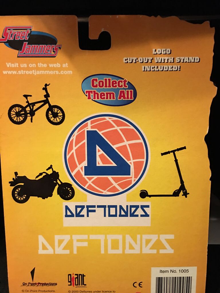 Street Jammers- Deftones  action figure collectible [Barcode 682022010054] - Main Image 2