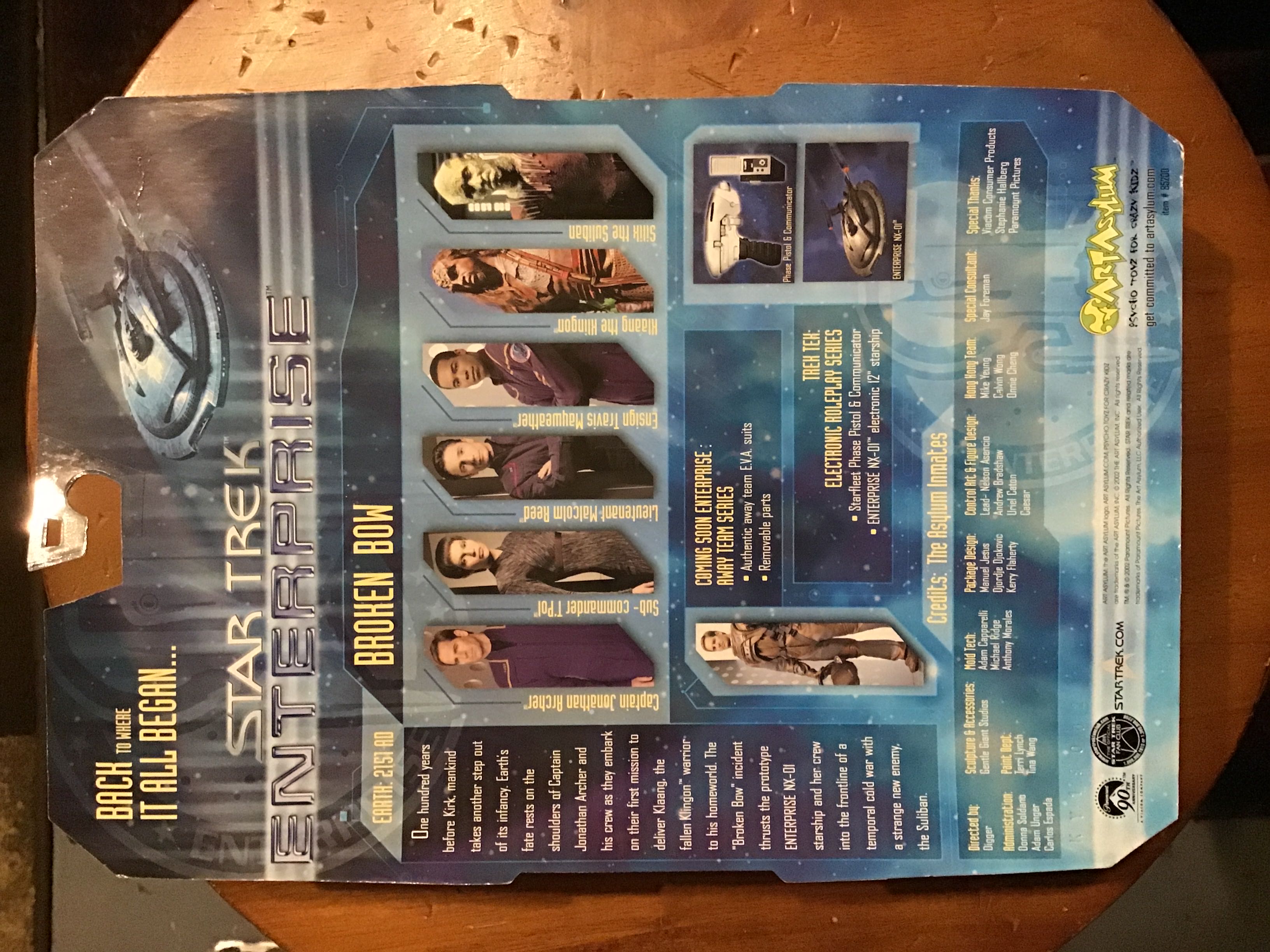 A- Ensign Travis Mayweather - Art Asylum (Star Trek Enterprise - Broken Bow) action figure collectible [Barcode 687203852034] - Main Image 3