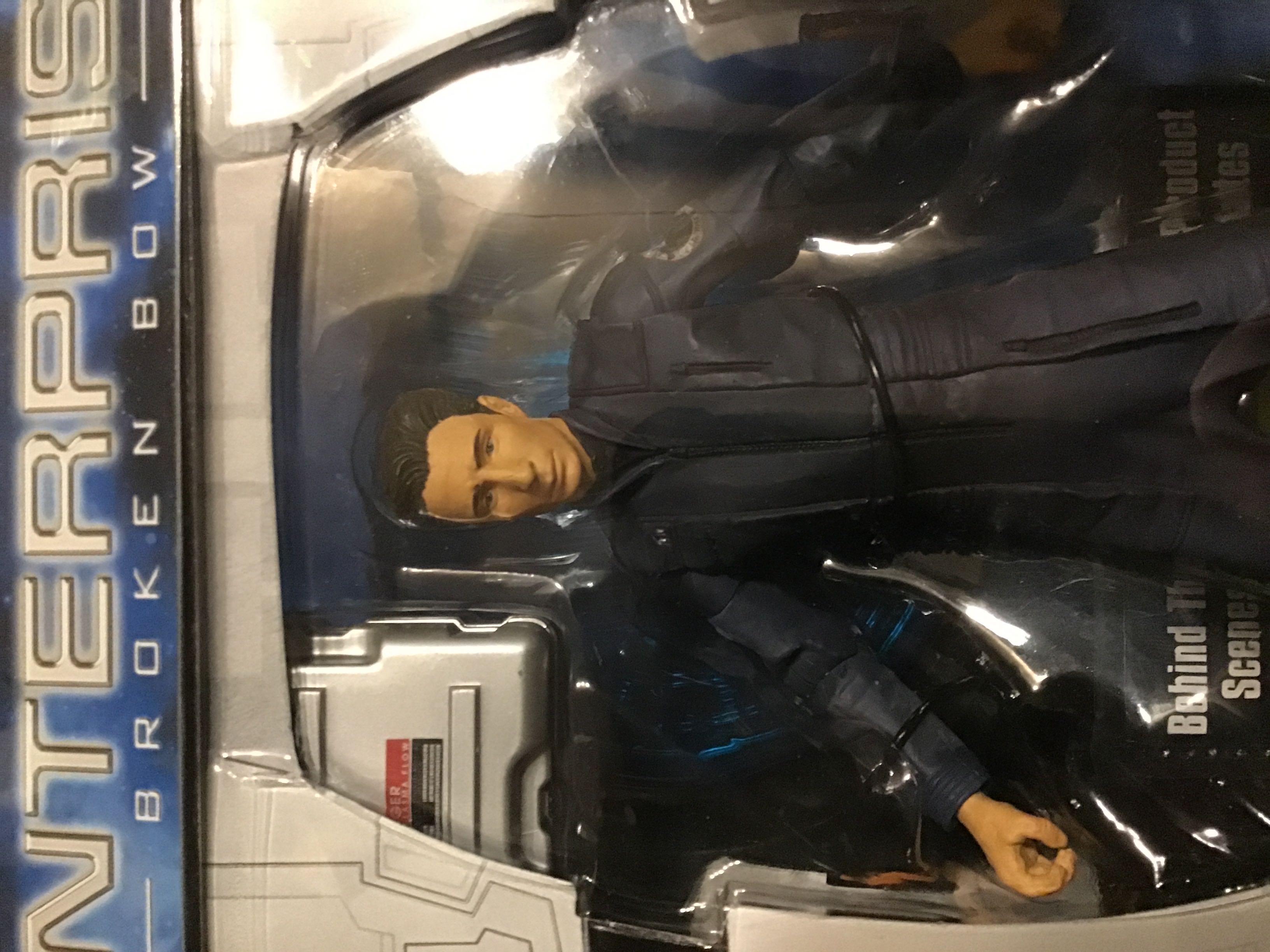 Malcolm Reed (Lieutenant) - Art Asylum (Star Trek: Enterprise) action figure collectible [Barcode 687203852041] - Main Image 2