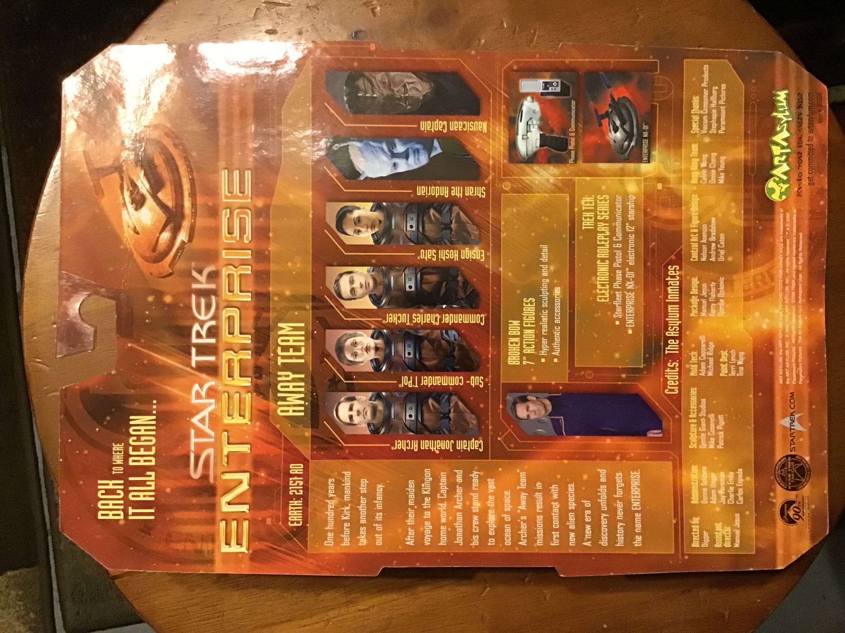 Ensign Hoshi Sato - Art Asylum (Star Trek Enterprise - Away Team) action figure collectible [Barcode 687203859033] - Main Image 3