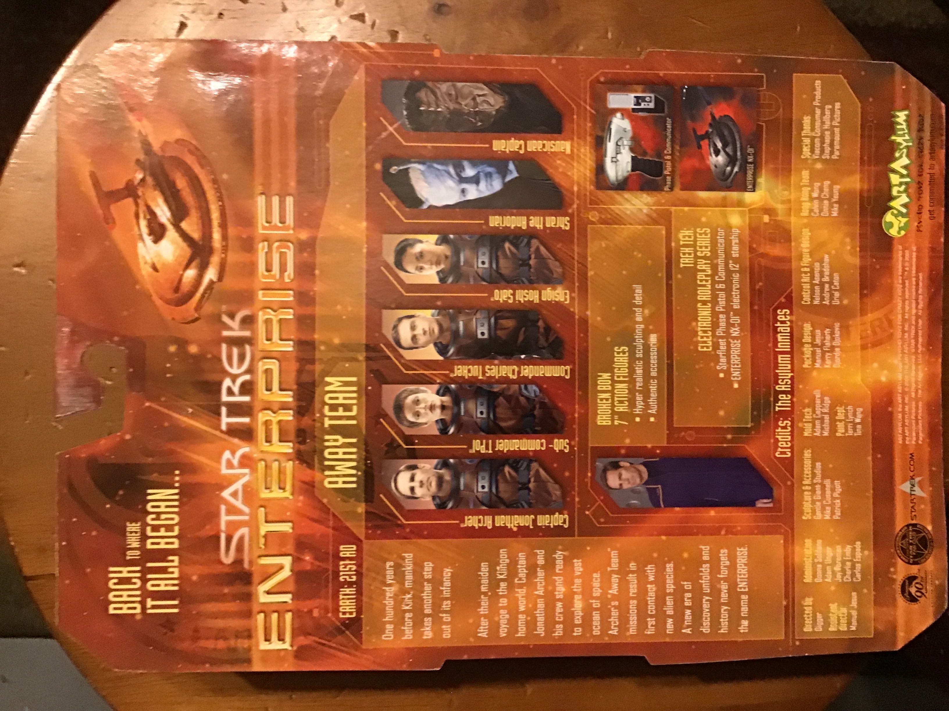 A- Commander Charles Tucker - Art Asylum (Star Trek Enterprise) action figure collectible [Barcode 687203859040] - Main Image 3