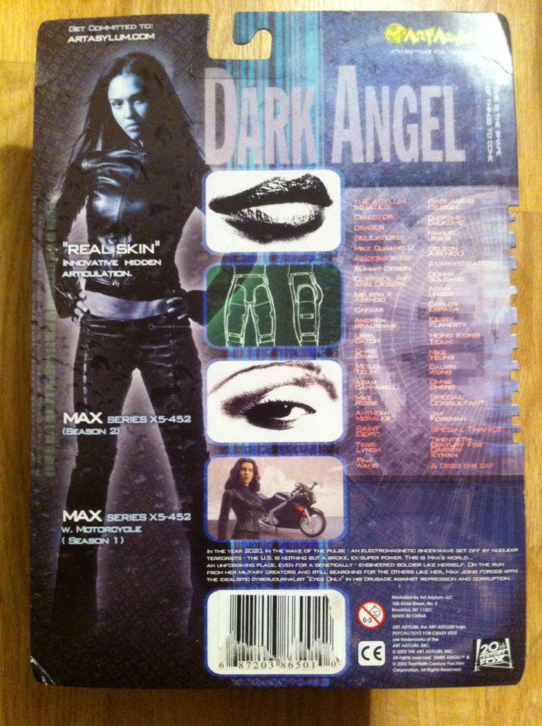 Art Asylum Dark Angel Max With Motorcycle  - Art Asylum (Dark Angel) action figure collectible [Barcode 687203865010] - Main Image 2