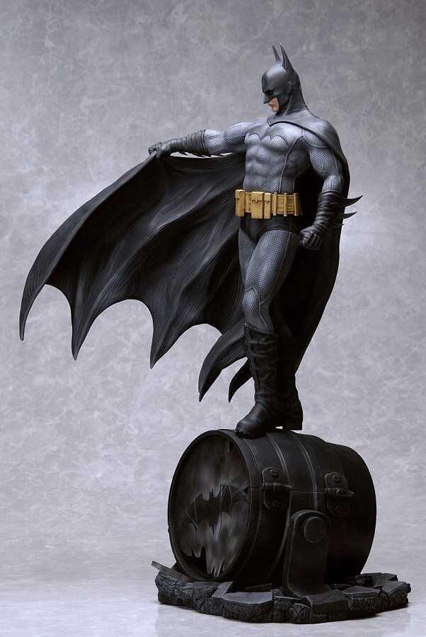 Yamato USA: Fantasy Figure Gallery: Batman  - Yamato USA (Batman) action figure collectible [Barcode 693904350915] - Main Image 2
