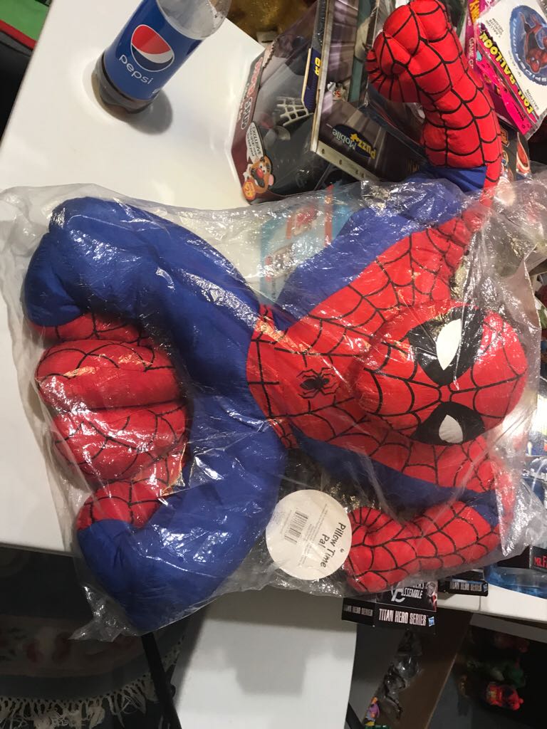 Pillow Time Pal Spider-Man  action figure collectible [Barcode 694202301630] - Main Image 2